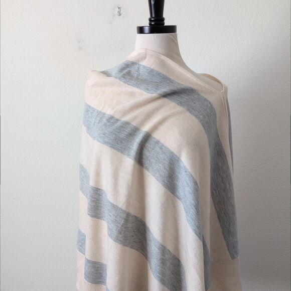 Kerisma Women’s Wool Blend Poncho Shawl OS Asymmetrical Ivory Grey Stripes EUC - Picture 3 of 5